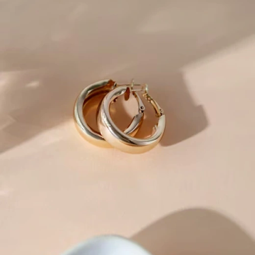 Aesthetic golden earrings with 24K gold